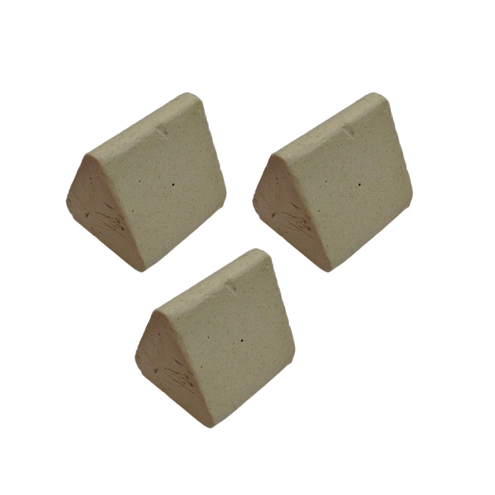 Наполнитель для галтовки керамика пирамида белый FP- Италия 30х30 мм